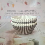 Capacillos para cupcakes blancos y marrones - Img 57080677