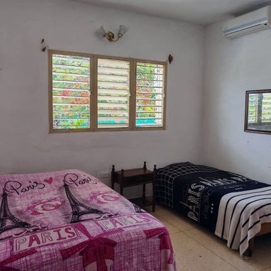 Se renta casa en Guanabo a partir de 2 habitaciones, todas climatizadas y espacio para varios autos. - Img 120956758