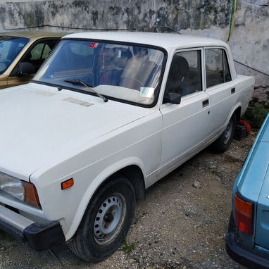 Lada 2105 con circulación nueva, un solo dueño. - Img 123882795