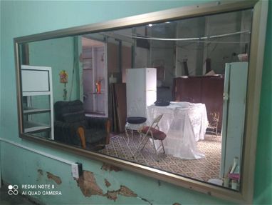 Se vende espejo de 2x0.90 metros en marquetería de aluminio - Img 65104255