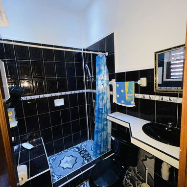 🏠Se renta apartamento céntrico en los altos de Obispo,a unos pocos metros del Centro histórico de la habana y Floridita - Img 114497732