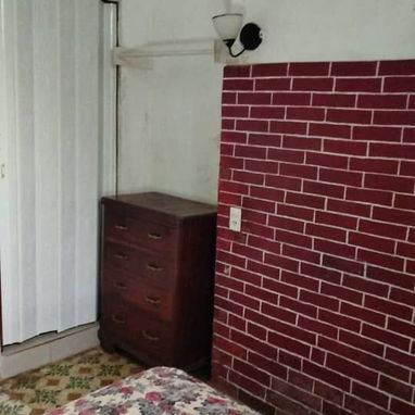 Casa apartamento en el Vedado en zona de letras Consta de' Sala Comedor 2 cuartos 1 Bañó Cocina amplía Patio - Img 126336301