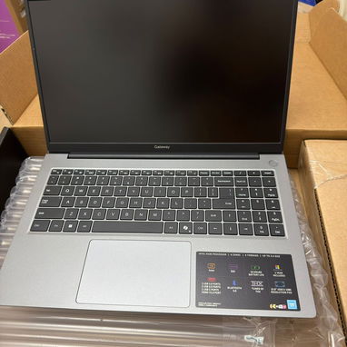 Laptop Gateway 15.6" NUEVA EN CAJA • Intel N100 (4 Núcleos) • FHD • Audio THX • $280 - Img 118974117