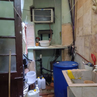 SE VENDE ESTA CASA PUERTA CALLE EN CENTRO HAVANA CERCA DE INFANTA Y SAN LÁZARO. NO GESTORES POR FAVOR - 9/10