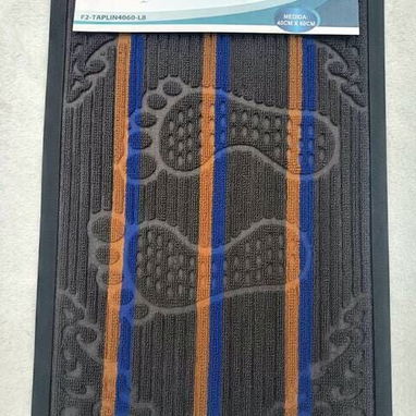 Alfombra con piecitos. Tapete Moderno Veko – 40 × 60 cm  💰15 USD. Practico y decorativo para tu hogar u oficina - 3/4