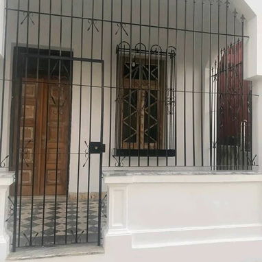 🚨HERRERIA🚨 HERRERIA ¡¡Fabricamos puertas,ventanas, y rejas de protección, echas a su medida y gusto dependiendo de su - Img 127898596