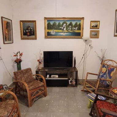 APTO 2DO PISO CERCA DE E Y 19 VEDADO 4/4, BALCÓN A LA CALLE CERRADO, PLACA LIBRE, GARAGE, 2 BAÑOS 53356139 - 2/10