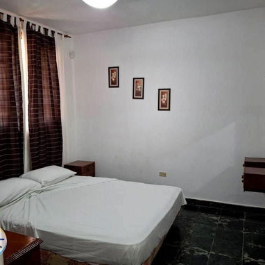 Casa de renta con piscina en Guanabo - Img 114958233