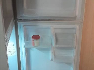 Refrigerador marca CHIQ como nuevo solo tiene 1 año de uso - Img 68737237