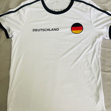 *Pullover exclusivo de procedencia Alemana, excelente calidad ,20 usd o equivalente (Vedado ) - 2/3