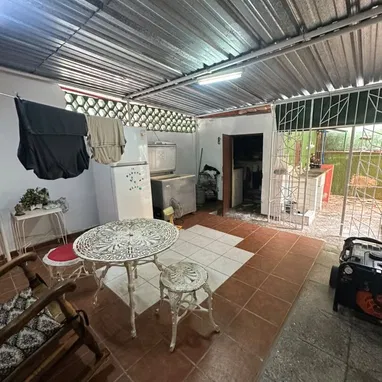 VENTA_CASA INDEPENDIENTE_EN LOS PINOS_ ARROYO NARANJO - 4/10