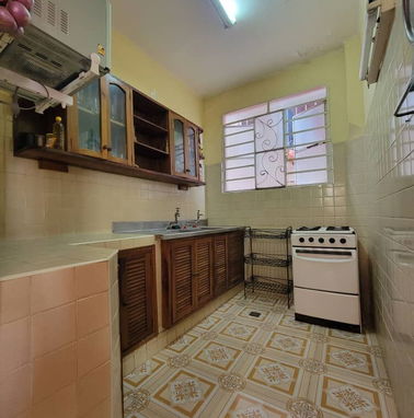 Oferta!!! Casa independiente en 9na con 5 cuartos,patio y garaje cerrado. Excelente oportunidad de inversión!!! - Img 79808895