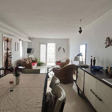 Venta de apartamento con vista al mar,céntrico en el vedado - 5/6
