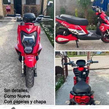 Se vende Por solo 2000 usd . Tiene chapa y sus papeles en orden. Contactar al pv o al 53311633 - 4/7