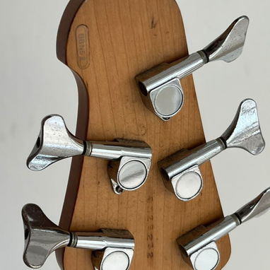 Bajo electrico Yamaha con amplificador - Img 126124001