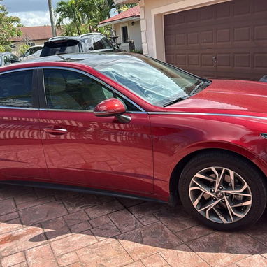 Vendo o negocio Hyundai sonata 2023 límite con 8000 millas solamente - Img 112632162