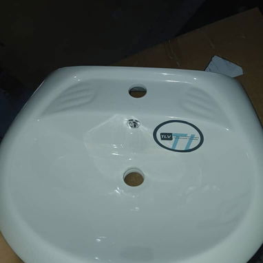 Puerta nueva, cocina de 4 hornillas y juego de baño - Img 124027462