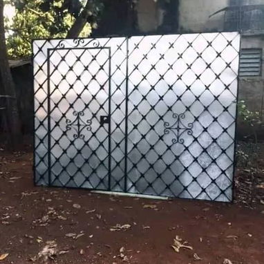 Puerta de garaje para autos pequeños y grandes - Img 125935165