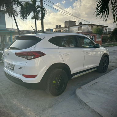 Vendo negocio, Hyundai Tucson, 2017 80 mil millas - Img 116194583