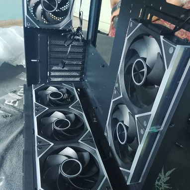 GABINETE GAMER PANORÁMICO PREMIUM CON PANTALLA FRONTAL - Img 125240079