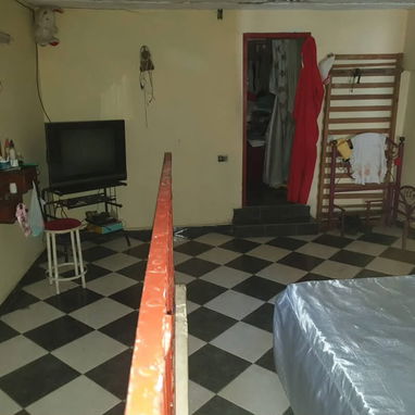 CASA DE 2 NIVELES EN VENTA – SANTO SUÁREZ** ✨🏡 - 6/10