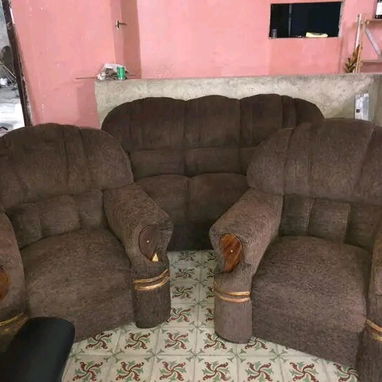 llamar al 58879086 inf.. o contactar por Whatsapp o messenger. - Escáparates y gabetero.  - Juego de sala. - 7/10