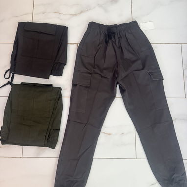 Pantalón de hombre  talla M - Img 124387289