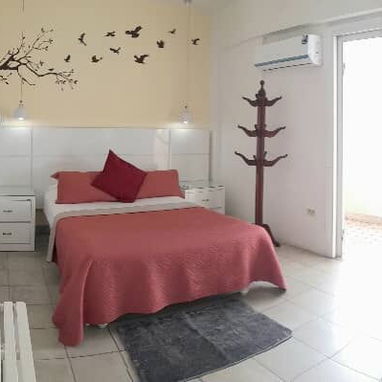 RENTA DE APARTAMENTO PRIVADO DE DOS HABITACIONES FRENTE AL MALECON HABANERO - Img 114612020