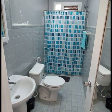 Se vende apartamento en 16000 usd a pocos metros de 41 y 42 playa, la cuadra muy tranquila y segura, apenas se oyen ruid - 8/10
