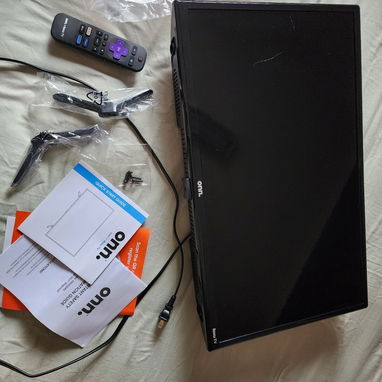 Vendo Televisor Monitor, de 24 Pulgadas, marca Onn Roku, es nuevo, no se ha usado - Img 127035793