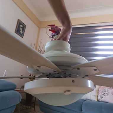 Lampara de techo con ventilador , tiene tres velocidades. - Img 123975515