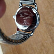 Bonito reloj alemán de mujer en acero inoxidable, NUEVO, comprado en Europa - Img 45633917