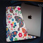 Ipad 9na Generacion 10”. 64Gb. LTE( linea fisica).100% de bateria(solo 24 ciclos de carga) PRECIO 200 USD Forro de regal - Img 56880597