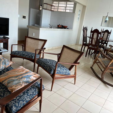 Bonito apartamento para renta lineal en el Vedado ( La Habana ) - Img 120191941
