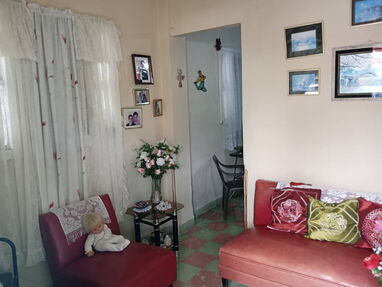 Casa de dos plantas , pueden ser independientes ,  ambas casas  puerta de calle , directa para vivir , en arroyo naranjo - Img 63753400