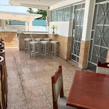 🏊🏻‍♀️Casa de renta Con Piscina En Guanabo. 💡 Energía Eléctrica las 24 horas. 🏊🏻‍♀️ Piscina Con Recirculación - Img 118143085
