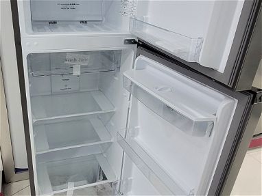 Refrigerador Hisense con Dispensador de agua - Img main-image