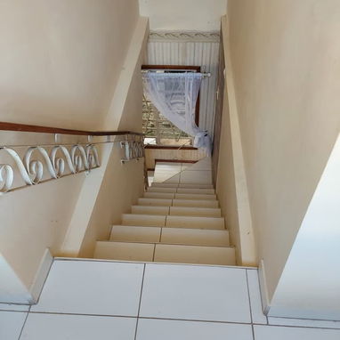 🏡*100_El palacio en SAN MIGUEL EN PAULA [ Siboney ] Se venden 3 casas juntas ‼️‼️‼️ dos abajo,puertas de calle,una al l - Img 122188455