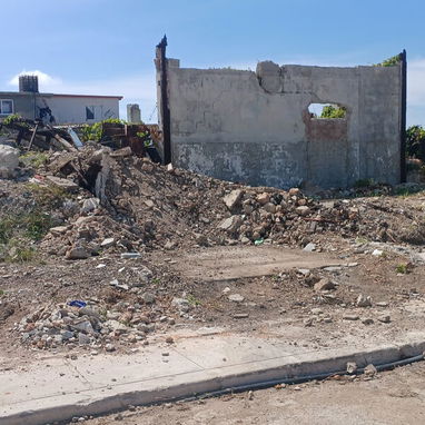 Venta de 2 casas juntas en cojimar ( total 2200 m²) - 7/10