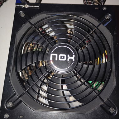 Fuente de 700W Conector para targeta de video (Solo 220V)58278775 - Img 124136046