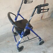 Se vende silla de ruedas especial y andador - Img 45575533