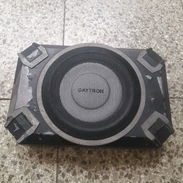 Subwoofer plano activo Daytron de 8 pulgadas,350w,está de fábrica,tiene su conector original y doy un cable rca - Img 56881490