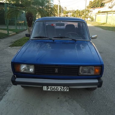 Vendo Lada 2105, motor 01. Mecánica bien, carrocería regular Precio: $6000 Llamar o escribir por whatsap 52419042 - Img 126329653