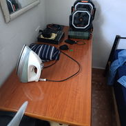 Vendo mesa de PC de las de buena calidad - Img 56750421