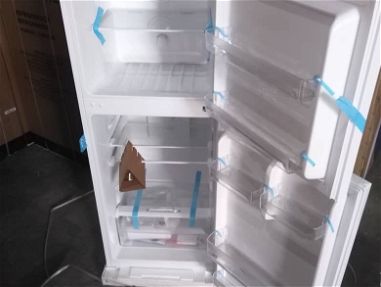 Refrigerador marca frigidaire de 7.3 pies - Img 67325865