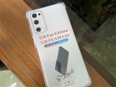 Forros transparente anticaidas para Samsung y IPhone (todas la series) - Img 65759956
