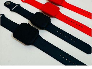 Apple Watch Series 8 nuevos fuera de caja, disponibles solo en rojo - Img main-image