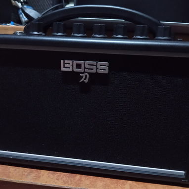 Amplificador de Guitarra BOSS Katana Mini 7 Watt 1x4" - 3/4