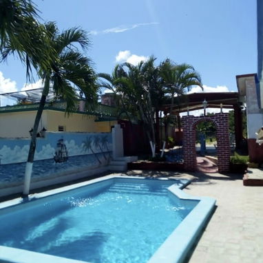 Renta de casa con piscina en Guanabo - Img 118724941
