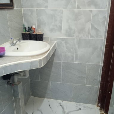 *$6500usd. En venta apartamento (3er  piso) de un edificio en El Cotorro, Alberro.  punto de referencia el antillanito . - 10/10